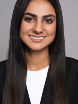 Sabrina Khan Headshot