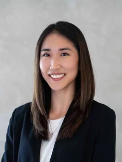 Kathryn Lee Headshot