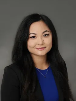 Robin Kikuchi Headshot